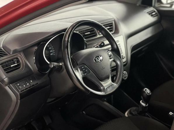 Kia Rio III Рестайлинг с пробегом 2017 года, цена 895 000 рублей, 90293 км, хэтчбек, Автокод Объявления