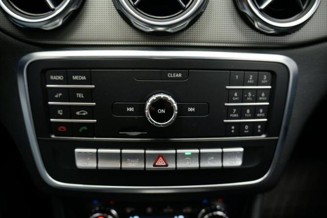 Mercedes-Benz GLA I (X156) Рестайлинг с пробегом 2019 года, цена 2 483 000 рублей, 75000 км, внедорожник, Автокод Объявления