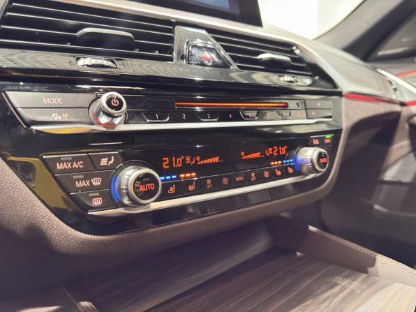 BMW 5 серии VII (G30/G31/G38) с пробегом 2019 года, цена 4 389 000 рублей, 93739 км, седан, Автокод Объявления