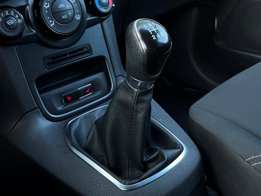Ford Fiesta Mk6 Рестайлинг Санкт-Петербург  - изображение 14