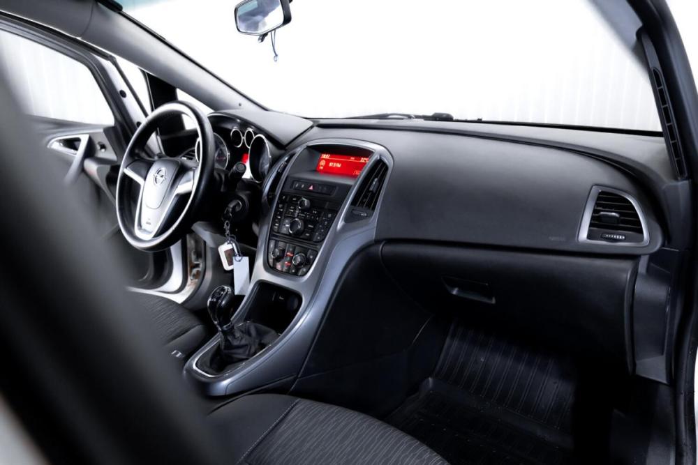 Opel Astra J Рестайлинг Тюмень  - изображение 17