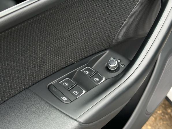Audi Q3 I (8U) Рестайлинг с пробегом 2017 года, цена 2 570 000 рублей, 146115 км, внедорожник, Автокод Объявления