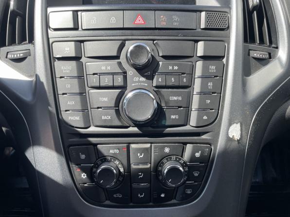 Opel Astra J Рестайлинг с пробегом 2012 года, цена 649 000 рублей, 244047 км, хэтчбек, Автокод Объявления