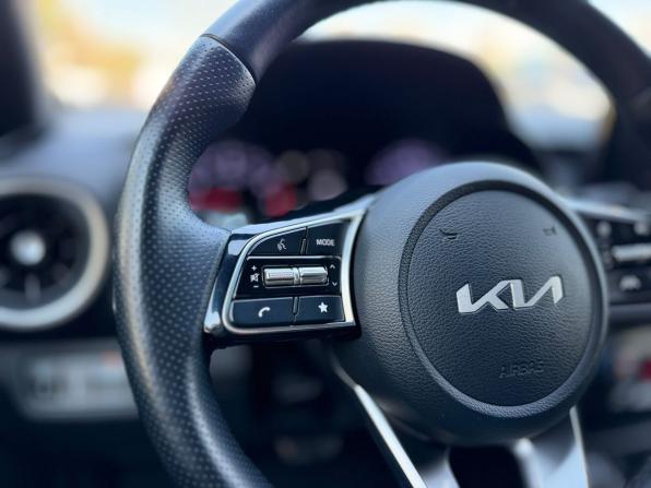 Kia Cerato IV Рестайлинг с пробегом 2022 года, цена 2 190 000 рублей, 75220 км, седан, Автокод Объявления