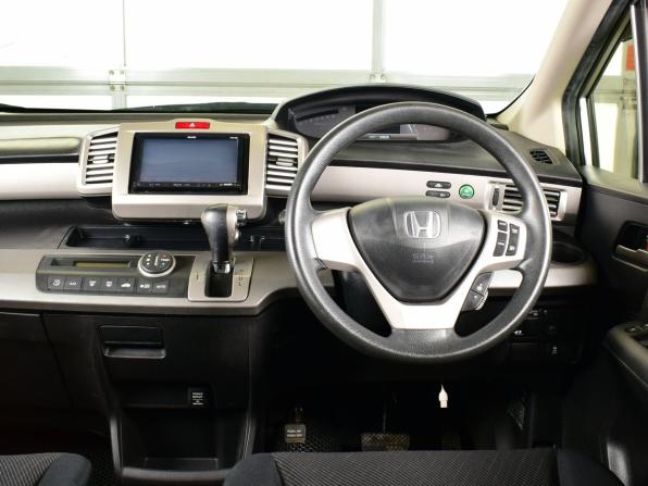 Honda Freed I Рестайлинг с пробегом 2012 года, цена 1 099 995 рублей, 146793 км, компактвэн, Автокод Объявления