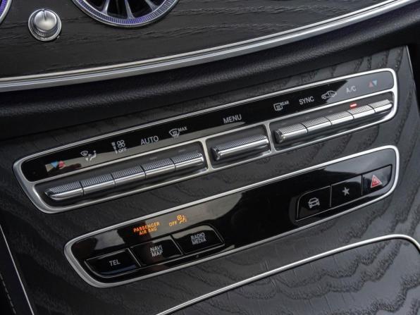 Mercedes-Benz E-Класс V (W213 S213 C238) Рестайлинг с пробегом 2021 года, цена 4 600 000 рублей, 99077 км, седан, Автокод Объявления