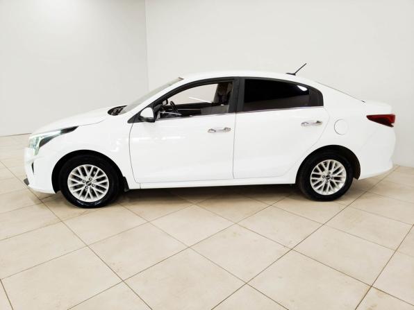 Kia Rio IV Рестайлинг с пробегом 2020 года, цена 1 550 000 рублей, 67971 км, седан, Автокод Объявления