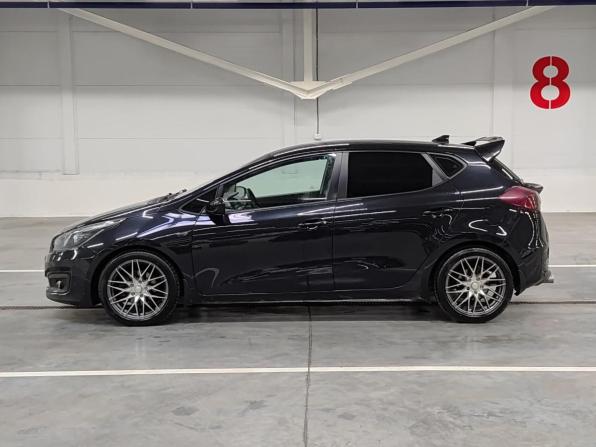 Kia Ceed II Рестайлинг с пробегом 2016 года, цена 1 049 000 рублей, 236468 км, хэтчбек, Автокод Объявления