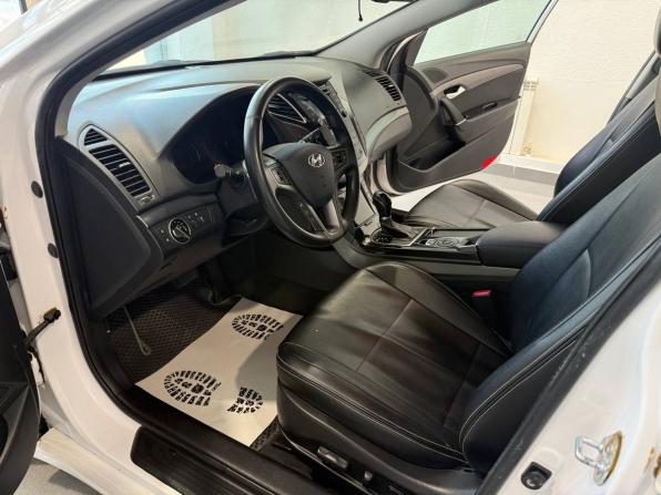 Hyundai i40 I Рестайлинг с пробегом 2016 года, цена 1 300 000 рублей, 128396 км, универсал, Автокод Объявления