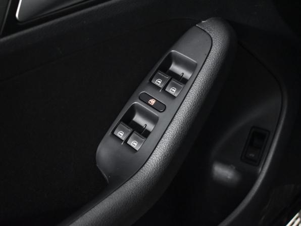 Volkswagen Jetta VI Рестайлинг с пробегом 2017 года, цена 730 000 рублей, 246476 км, седан, Автокод Объявления