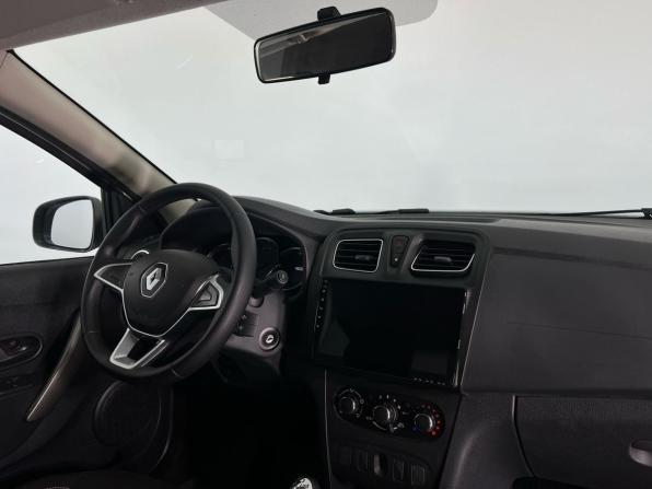 Renault Logan II Рестайлинг с пробегом 2019 года, цена 1 299 000 рублей, 46000 км, седан, Автокод Объявления