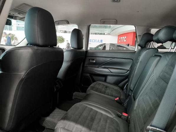 Mitsubishi Outlander III Рестайлинг 3 с пробегом 2021 года, цена 2 750 000 рублей, 65500 км, внедорожник, Автокод Объявления