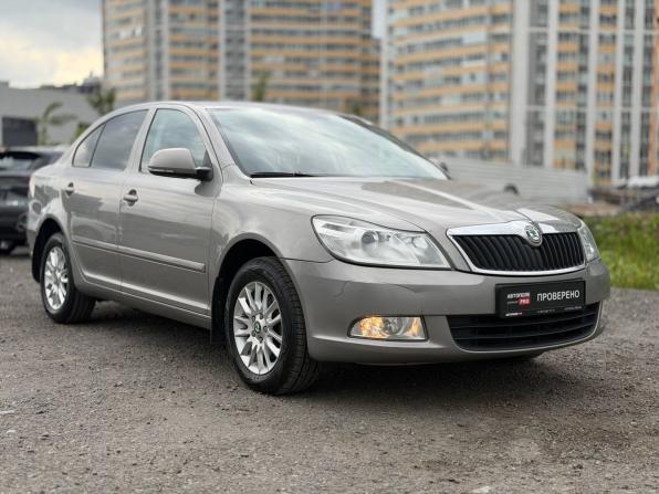 Skoda Octavia II (A5) Рестайлинг с пробегом 2012 года, цена 725 000 рублей, 195607 км, лифтбек, Автокод Объявления