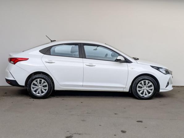 Hyundai Solaris II Рестайлинг с пробегом 2022 года, цена 1 495 000 рублей, 68296 км, седан, Автокод Объявления
