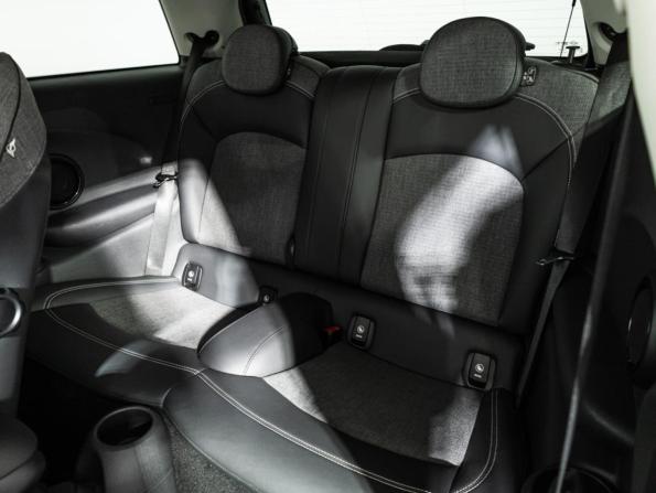 Mini Hatch III (F55/F56) с пробегом 2015 года, цена 2 099 700 рублей, 70568 км, хэтчбек, Автокод Объявления