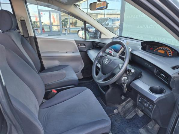 Honda Freed I с пробегом 2009 года, цена 985 000 рублей, 74203 км, компактвэн, Автокод Объявления