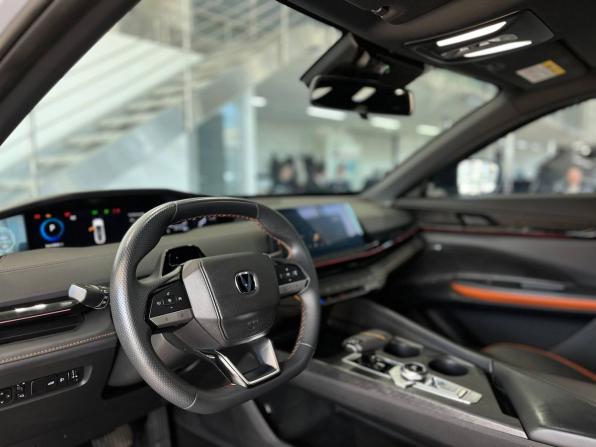 Changan UNI-V I с пробегом 2023 года, цена 2 279 900 рублей, 63952 км, лифтбек, Автокод Объявления
