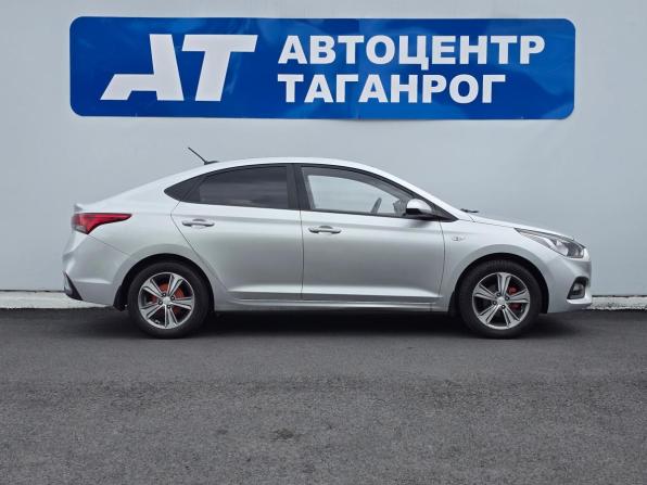 Hyundai Solaris II с пробегом 2017 года, цена 1 340 000 рублей, 130568 км, седан, Автокод Объявления