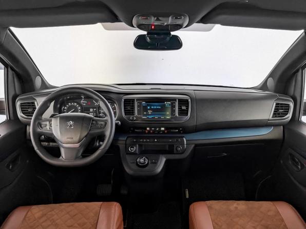 Peugeot Traveller I с пробегом 2018 года, цена 2 870 000 рублей, 128555 км, минивэн, Автокод Объявления