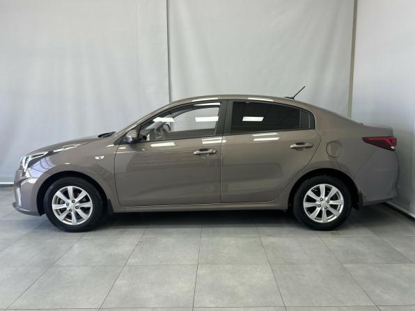 Kia Rio IV Рестайлинг с пробегом 2021 года, цена 1 687 000 рублей, 23980 км, седан, Автокод Объявления