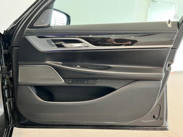BMW 7 серии VI (G11/G12) Рестайлинг с пробегом 2020 года, цена 4 880 000 рублей, 186306 км, седан, Автокод Объявления