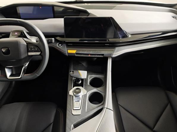 Changan UNI-V I с пробегом 2023 года, цена 1 793 000 рублей, 103825 км, лифтбек, Автокод Объявления