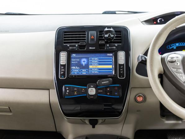 Nissan Leaf I (ZE0/AZE0) с пробегом 2011 года, цена 598 000 рублей, 125934 км, хэтчбек, Автокод Объявления