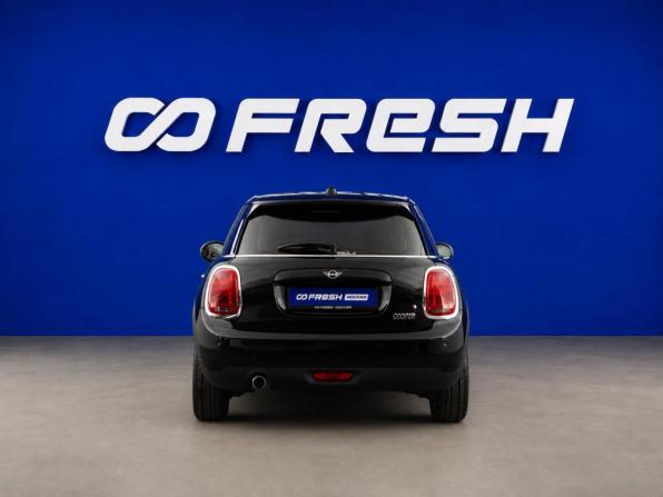 Mini Hatch III (F55/F56) Рестайлинг с пробегом 2020 года, цена 2 400 050 рублей, 85789 км, хэтчбек, Автокод Объявления