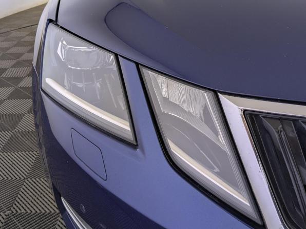 Skoda Octavia III (A7) Рестайлинг с пробегом 2017 года, цена 1 685 000 рублей, 122534 км, лифтбек, Автокод Объявления