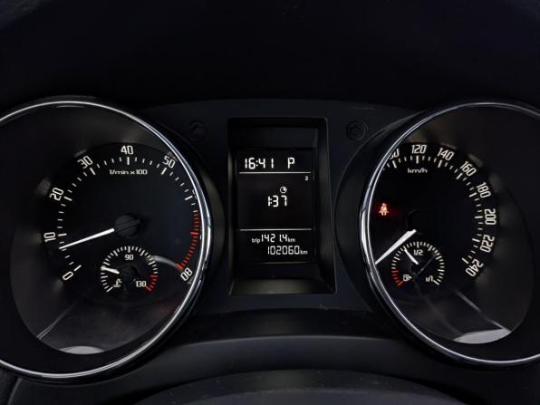 Skoda Yeti I Рестайлинг с пробегом 2014 года, цена 1 240 000 рублей, 102059 км, внедорожник, Автокод Объявления