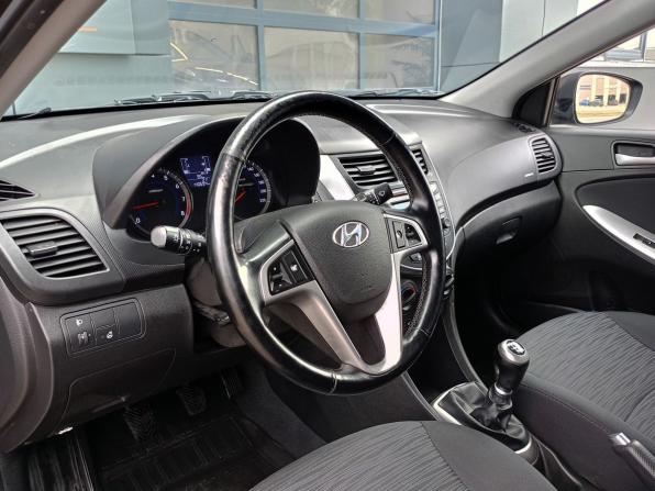 Hyundai Solaris I Рестайлинг с пробегом 2015 года, цена 929 000 рублей, 140688 км, седан, Автокод Объявления