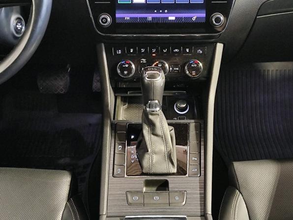 Skoda Superb III Рестайлинг с пробегом 2020 года, цена 2 789 000 рублей, 130654 км, лифтбек, Автокод Объявления