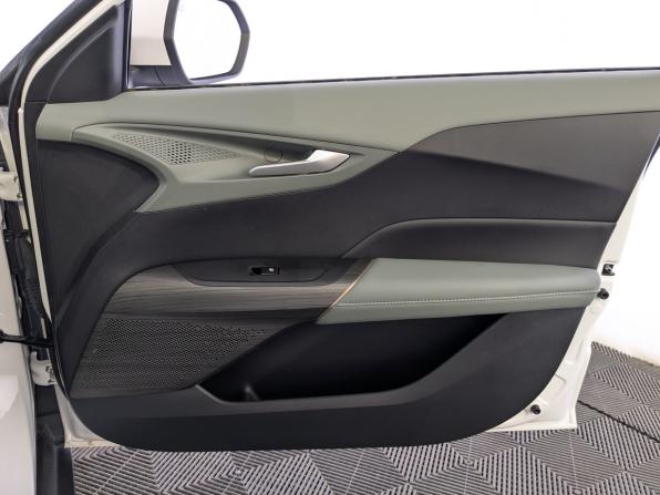 Changan Lamore с пробегом 2024 года, цена 2 379 000 рублей, 178 км, седан, Автокод Объявления