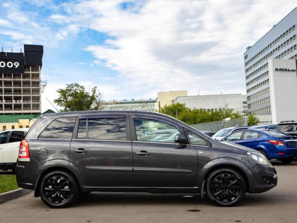 Opel Zafira B Рестайлинг с пробегом 2011 года, цена 688 000 рублей, 217701 км, компактвэн, Автокод Объявления