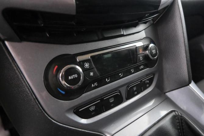 Ford Focus III с пробегом 2012 года, цена 979 000 рублей, 221000 км, седан, Автокод Объявления