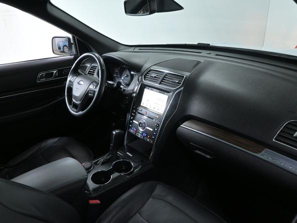 Ford Explorer V Рестайлинг с пробегом 2017 года, цена 2 238 000 рублей, 233795 км, внедорожник, Автокод Объявления