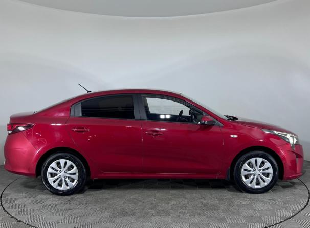 Kia Rio IV Рестайлинг с пробегом 2021 года, цена 1 499 000 рублей, 86736 км, седан, Автокод Объявления
