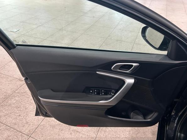 Kia Ceed III с пробегом 2019 года, цена 1 499 000 рублей, 95012 км, универсал, Автокод Объявления
