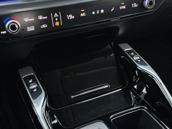 Kia Sorento IV Рестайлинг с пробегом 2024 года, цена 4 615 000 рублей, 44350 км, внедорожник, Автокод Объявления