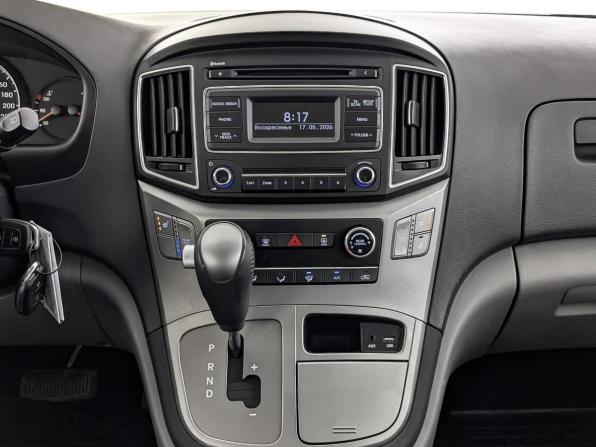 Hyundai H-1 II Рестайлинг 2 с пробегом 2019 года, цена 3 350 000 рублей, 74333 км, минивэн, Автокод Объявления