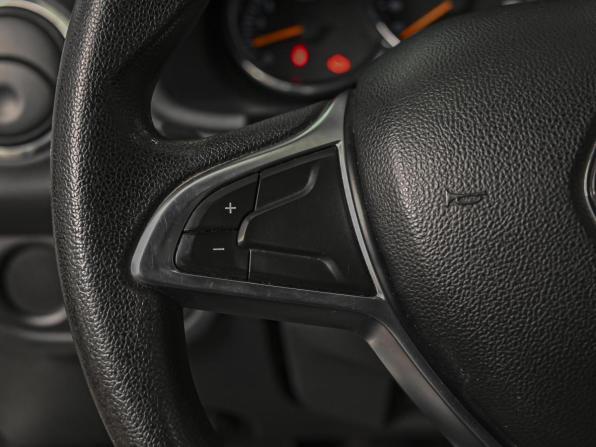 Renault Sandero II Рестайлинг с пробегом 2018 года, цена 854 000 рублей, 169648 км, хэтчбек, Автокод Объявления