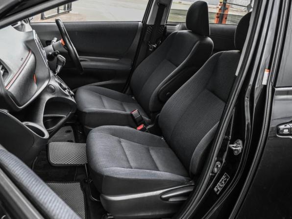 Toyota Sienta II с пробегом 2018 года, цена 1 779 000 рублей, 86501 км, компактвэн, Автокод Объявления