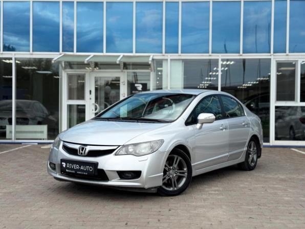 Honda Civic VIII Рестайлинг с пробегом 2009 года, цена 720 000 рублей, 305042 км, седан, Автокод Объявления