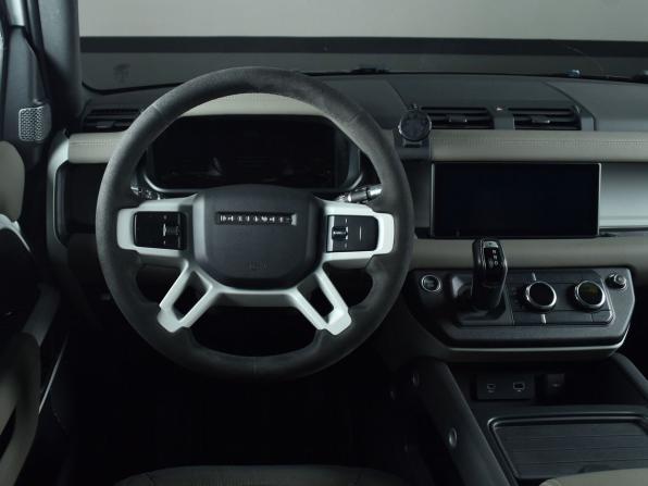 Land Rover Defender II с пробегом 2021 года, цена 4 999 995 рублей, 131041 км, внедорожник, Автокод Объявления