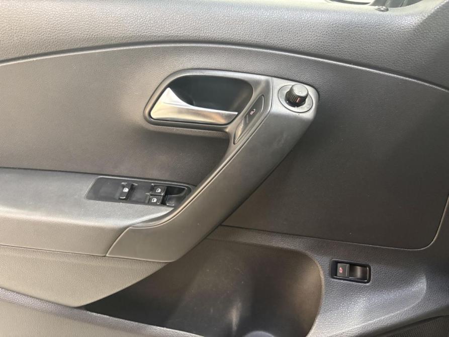 Volkswagen Polo V Рестайлинг Курск  - изображение 15