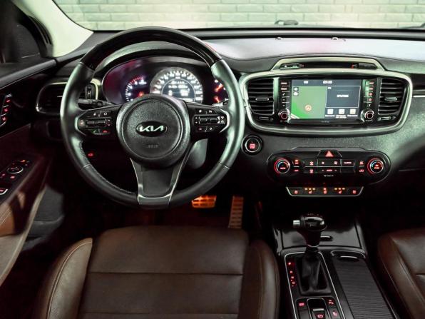 Kia Sorento III Prime с пробегом 2017 года, цена 2 300 000 рублей, 332774 км, внедорожник, Автокод Объявления