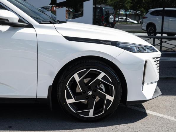 Changan Lamore с пробегом 2024 года, цена 2 089 000 рублей, 15317 км, седан, Автокод Объявления