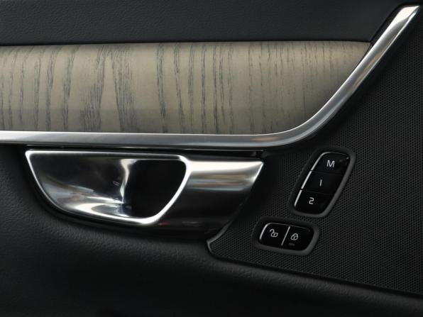 Volvo S90 II Рестайлинг с пробегом 2021 года, цена 3 599 000 рублей, 83400 км, седан, Автокод Объявления