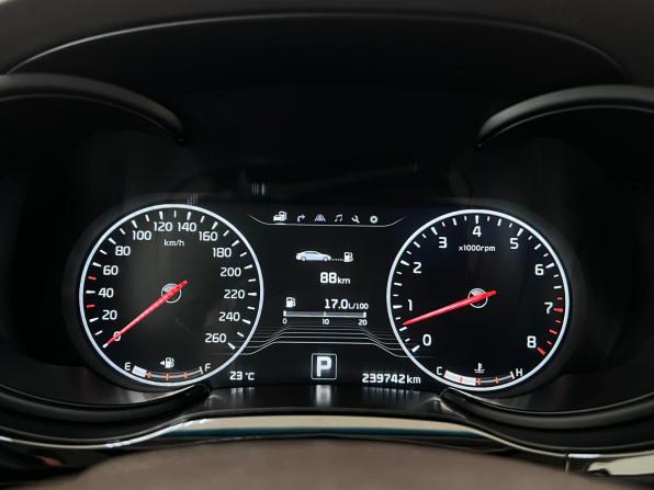 Kia Quoris I Ресталинг 2 с пробегом 2017 года, цена 2 300 000 рублей, 239741 км, седан, Автокод Объявления