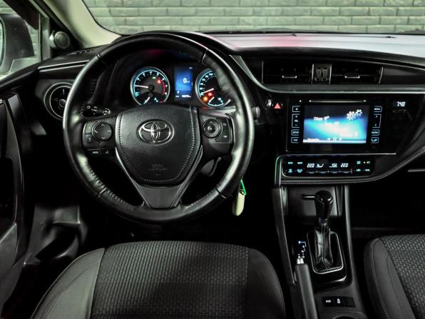 Toyota Corolla XI (E160 E170 E180) Рестайлинг 1 с пробегом 2018 года, цена 1 690 000 рублей, 162779 км, седан, Автокод Объявления